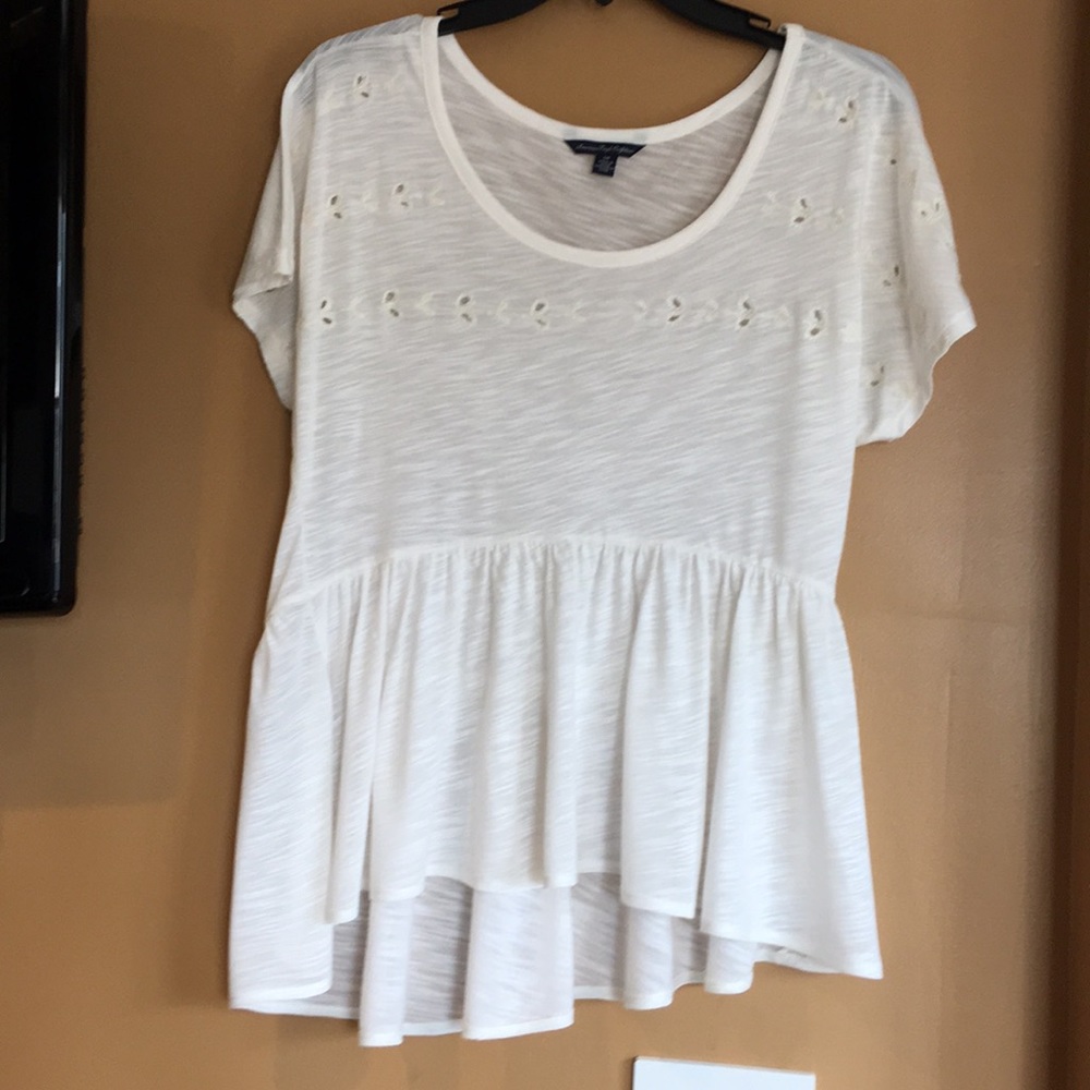 Woman’s scoop neck top by American Eagle Outfitter